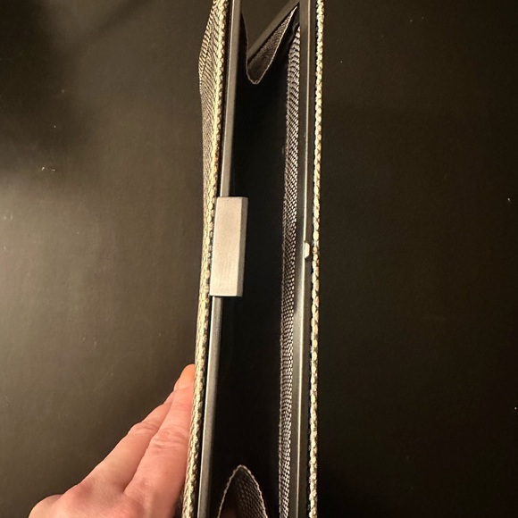 Slim Calvin Klein silver snake print clutch - Picture 6 of 13